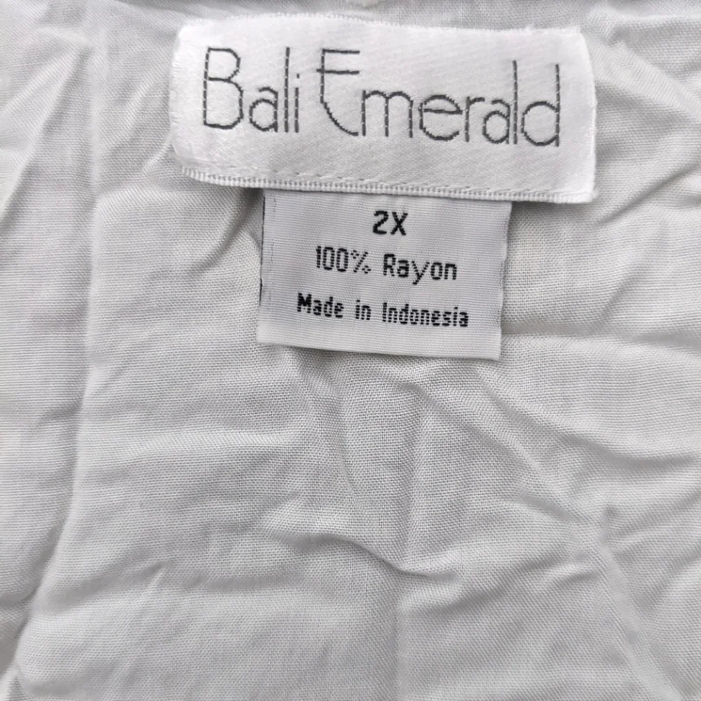 Bali Emerald White Butterfly Top Size 2X - Picture 3 of 5